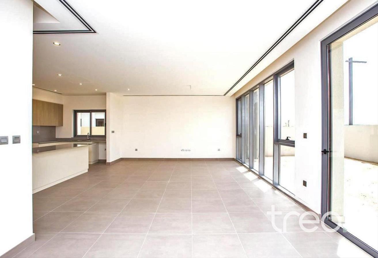 Parkview | Amazing Location | Vacant Now photo 3