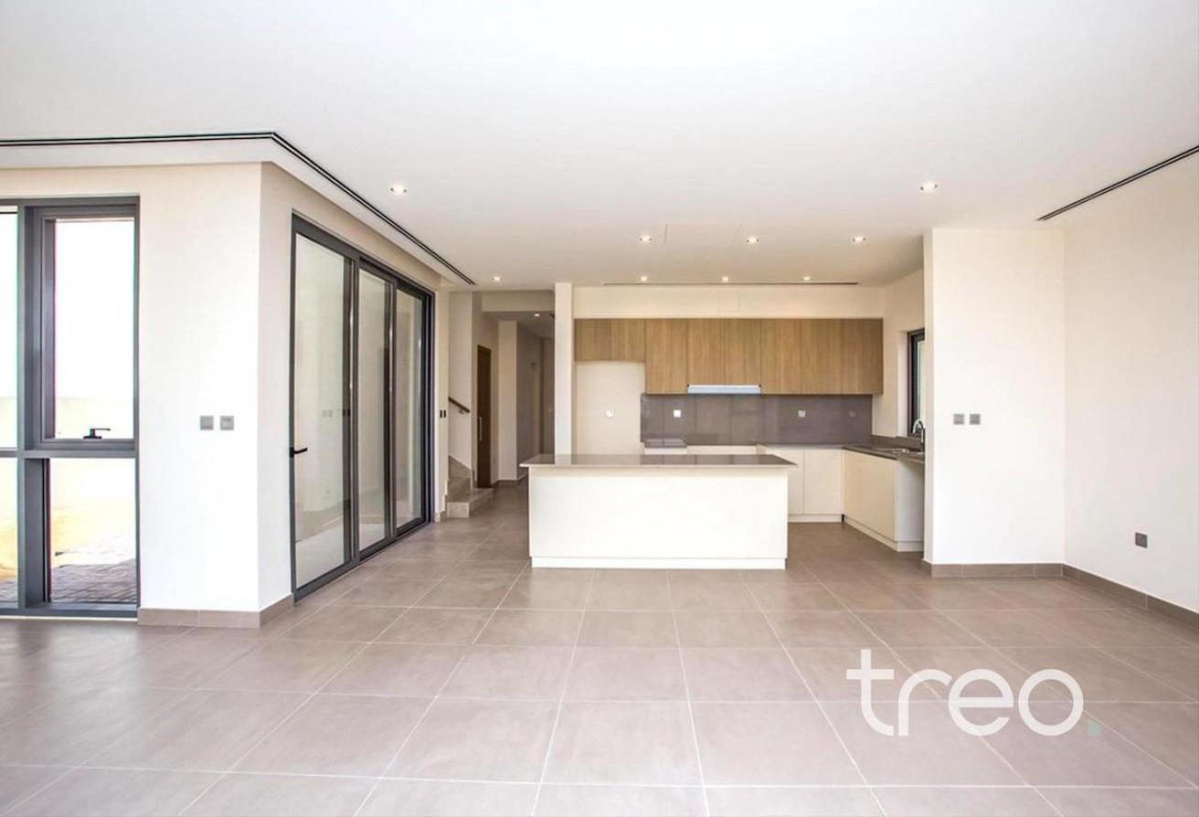 Parkview | Amazing Location | Vacant Now photo 4