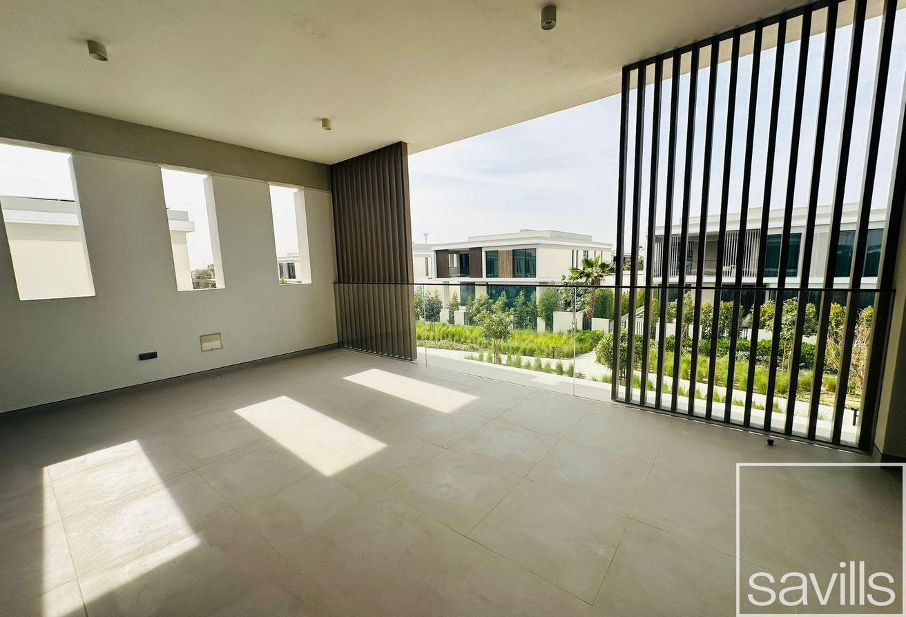 Skyline Elegance | Luxury Villa | Prime Community photo 14