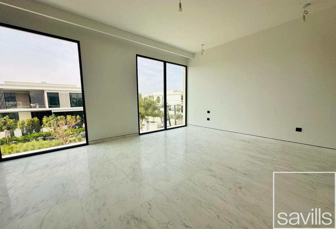 Skyline Elegance | Luxury Villa | Prime Community photo 7