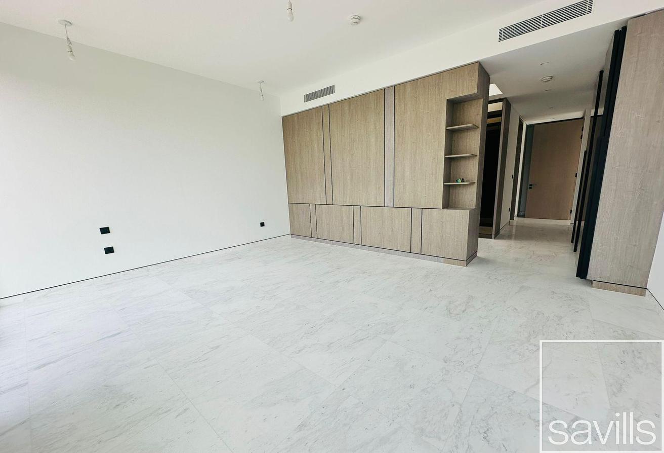 Skyline Elegance | Luxury Villa | Prime Community photo 9