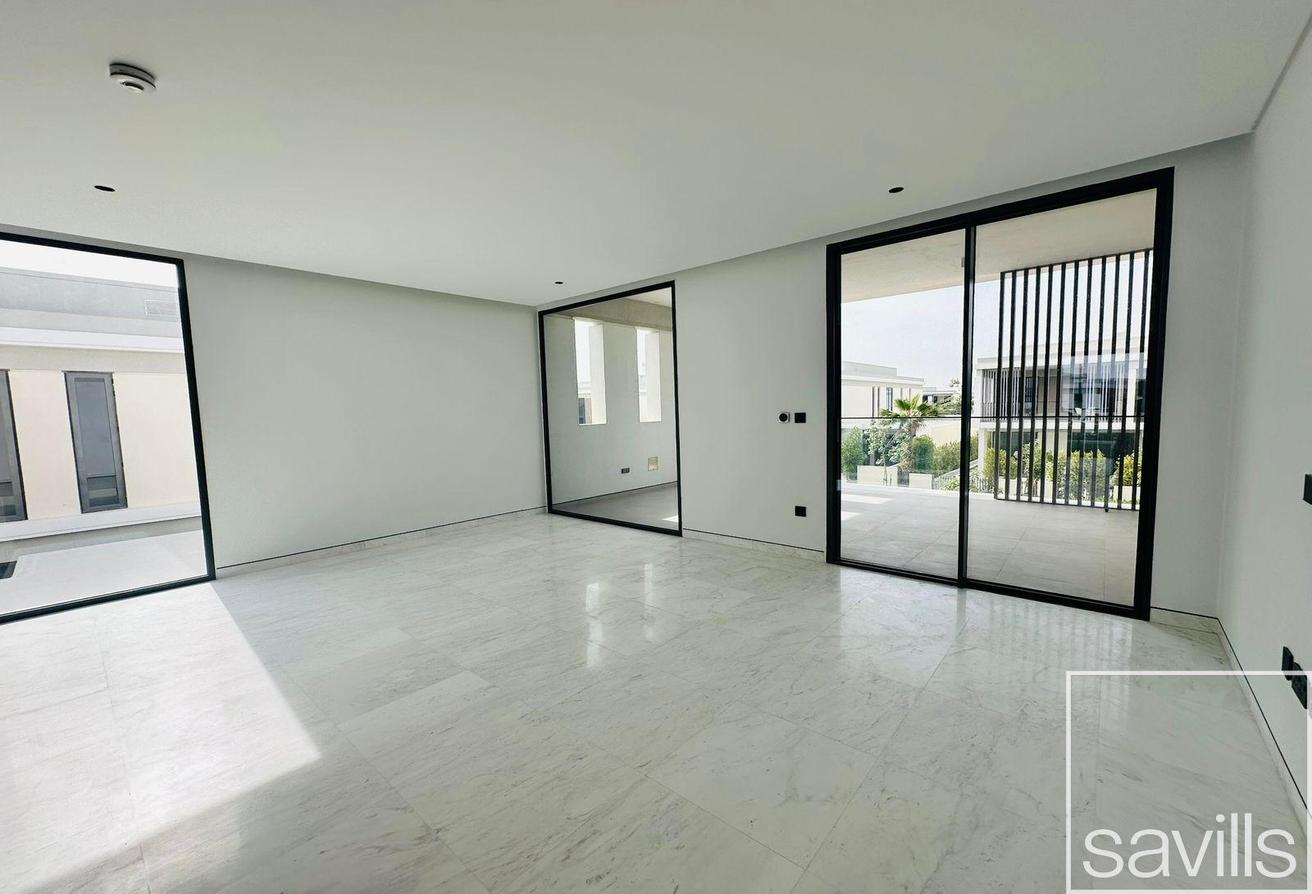 Skyline Elegance | Luxury Villa | Prime Community photo 6