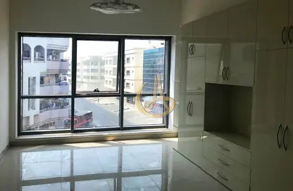 شقة - 3 غرف نوم - 3 حمامات للايجار في بناية ارزكو حمريه - الحمرية - بر دبي - دبي