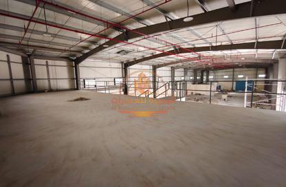 Warehouse - Studio - 2 Bathrooms for rent in Al Sajaa Industrial - Al Sajaa - Sharjah