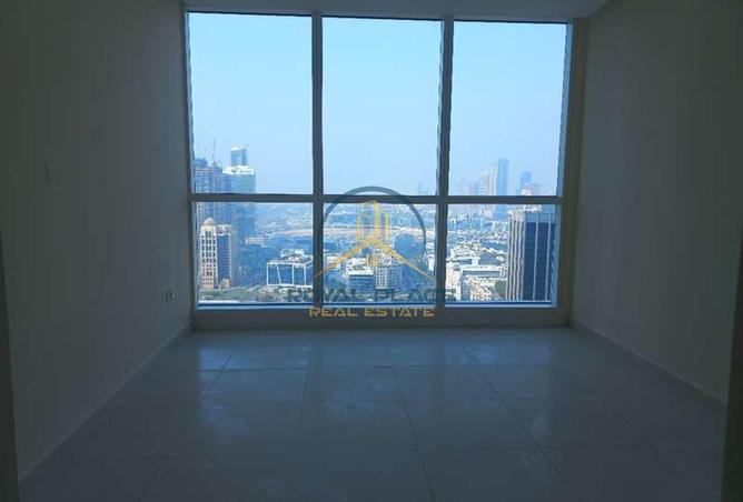 Unfurnished 3BR | Spacious Layout | Vacant photo 3
