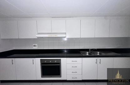 Apartment - 2 Bedrooms - 2 Bathrooms for rent in Silver Sands 1 - Mankhool - Bur Dubai - Dubai