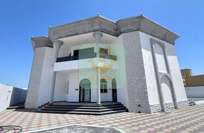 Villa - 5 Bedrooms - 7 Bathrooms for sale in Seih Al Ghubb - Ras Al Khaimah