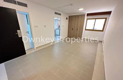 Apartment - Studio - 1 Bathroom for rent in AAAF Building - Al Mankhool - Bur Dubai - Dubai