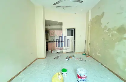 شقة - 1 حمام للايجار في طريق فاير ستاشن - مويلح - الشارقة