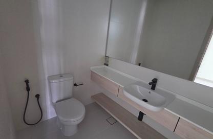 Apartment - 3 Bedrooms - 5 Bathrooms for sale in Al Khan Corniche - Al Khan - Sharjah