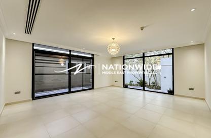 Villa - 5 Bedrooms - 6 Bathrooms for sale in West Yas - Yas Island - Abu Dhabi