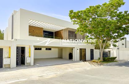 Villa - 5 Bedrooms - 6 Bathrooms for sale in West Yas - Yas Island - Abu Dhabi