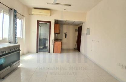 Apartment - Studio - 1 for rent in Fire Station Road - Muwaileh - Sharjah
