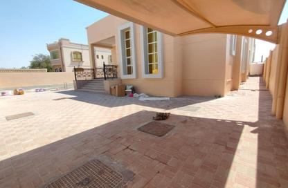Villa - 3 Bedrooms - 5 Bathrooms for rent in Gate Tower 1 - Musheiref - Ajman