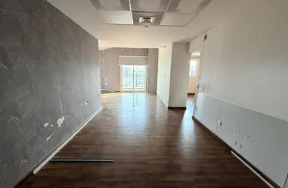 شقة - 2 غرف نوم - 3 حمامات للايجار في برج الملوك 1 - المدينة العالمية المرحلة 2 - 4 الورسان - الورسان - دبي