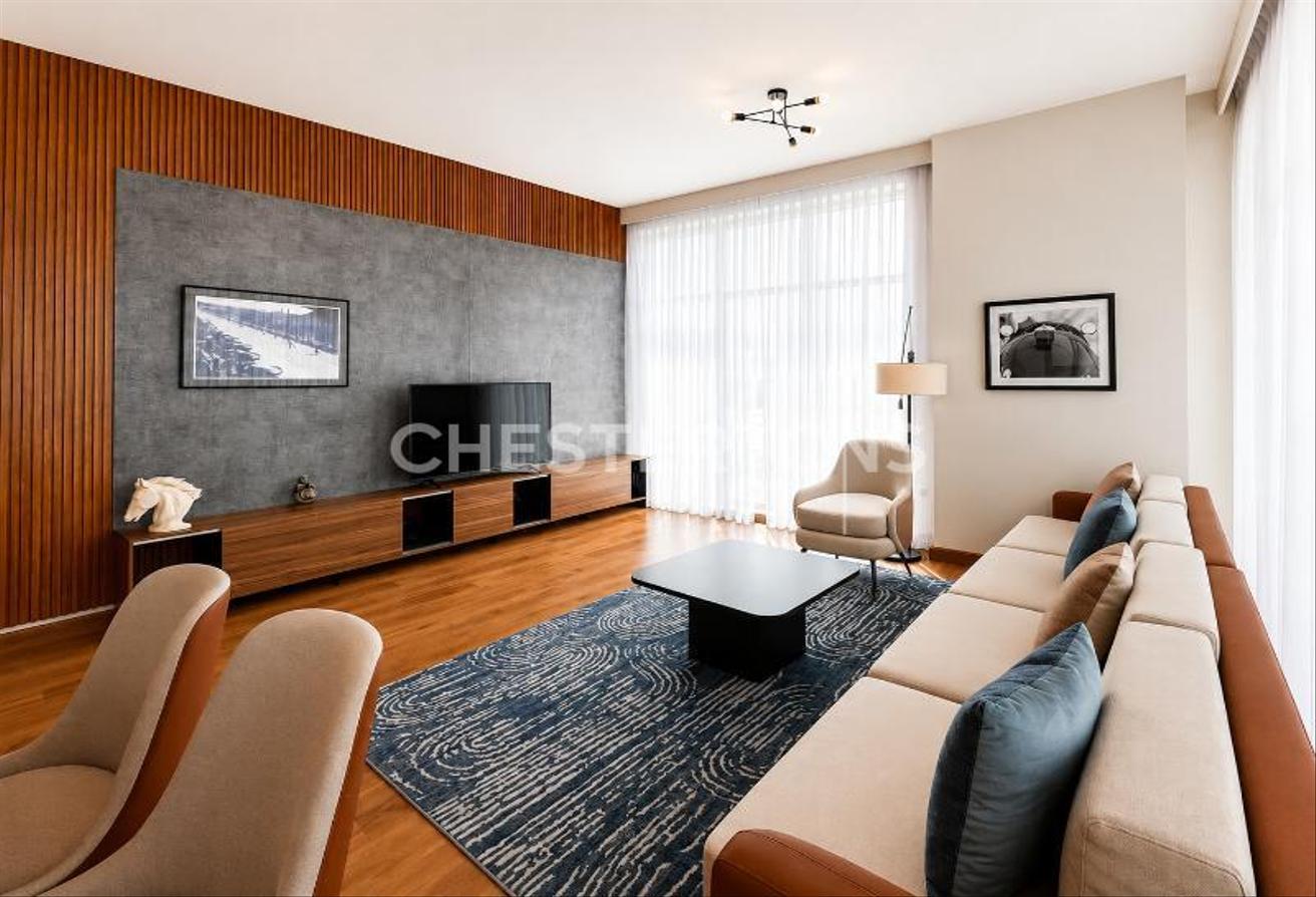 Contemporary Furnished | Bright Spacious Layout