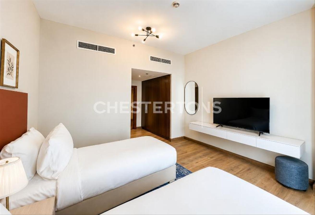 Contemporary Furnished | Bright Spacious Layout photo 12