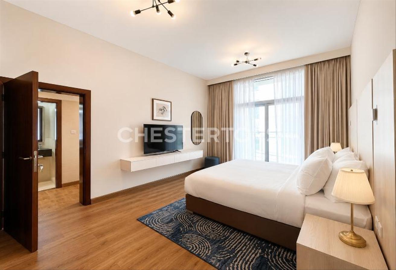 Contemporary Furnished | Bright Spacious Layout photo 8