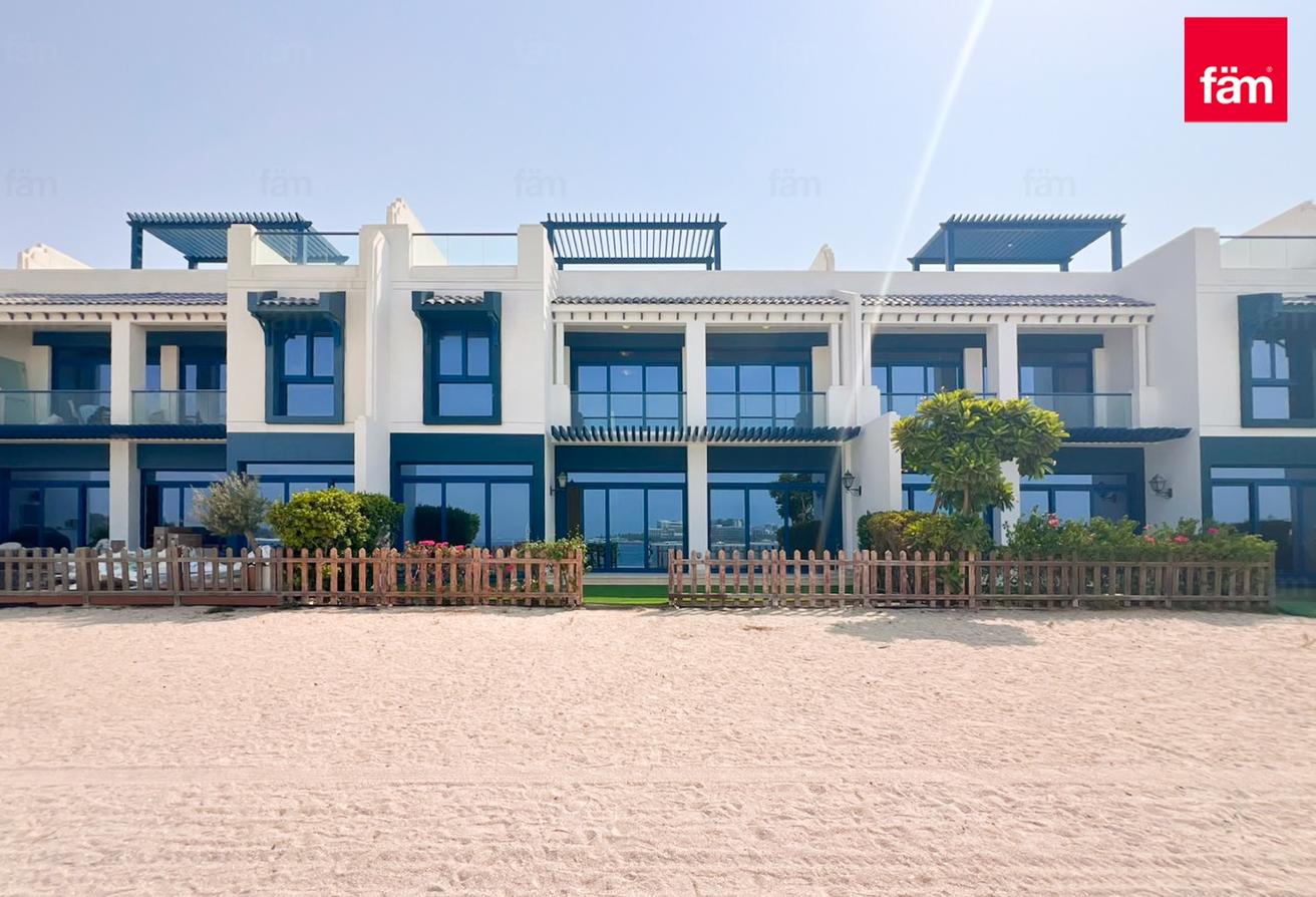 Luxurious 5br | Renovated | Beachfront Living photo 22