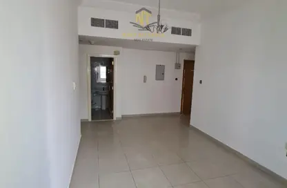شقة - غرفة نوم - 1 حمام للايجار في شارع التعاون الجديد - التعاون - الشارقة