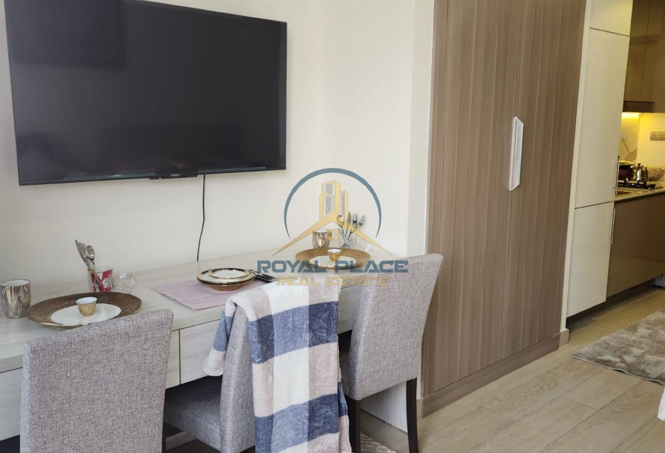 FURNISHED l CHILLER FREE l VACANT photo 5