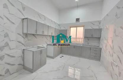 شقة - 3 غرف نوم - 3 حمامات للايجار في مدينة الرياض - أبوظبي