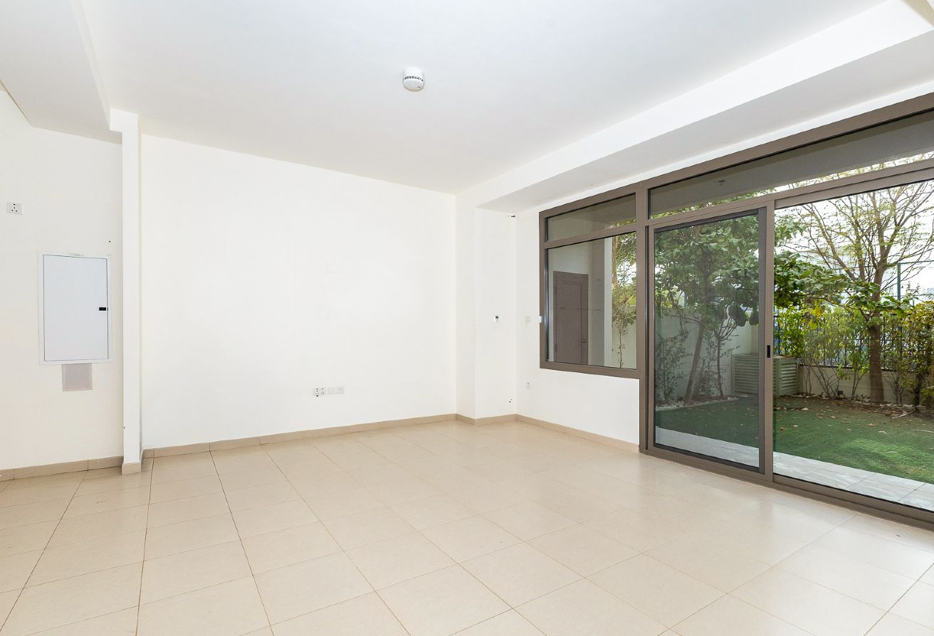 3 bedroom townhouse in Noor Townhouses, Town Square: 5