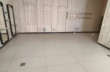 متجر - استوديو - 1 حمام للايجار في شارع التعاون الجديد - التعاون - الشارقة متجر - استوديو - 1 حمام للايجار في شارع التعاون الجديد - التعاون - الشارقة