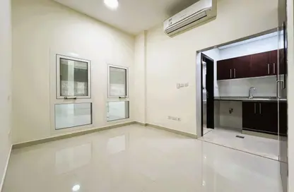 شقة - 1 حمام للايجار في مركز الخليج - الرفاعة - بر دبي - دبي