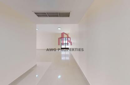 Apartment - 4 Bedrooms - 4 Bathrooms for rent in Mankhool Building - Al Mankhool - Bur Dubai - Dubai Apartment - 4 Bedrooms - 4 Bathrooms for rent in Mankhool Building - Al Mankhool - Bur Dubai - Dubai