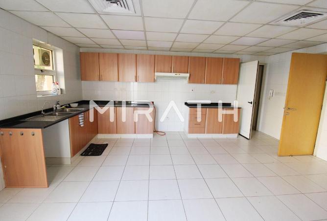 73112228 - Property Image 3