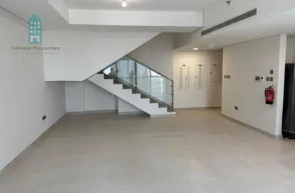 شقة - 2 غرف نوم - 4 حمامات للايجار في راديانت سكوير - مدينة الأضواء - جزيرة الريم - أبوظبي