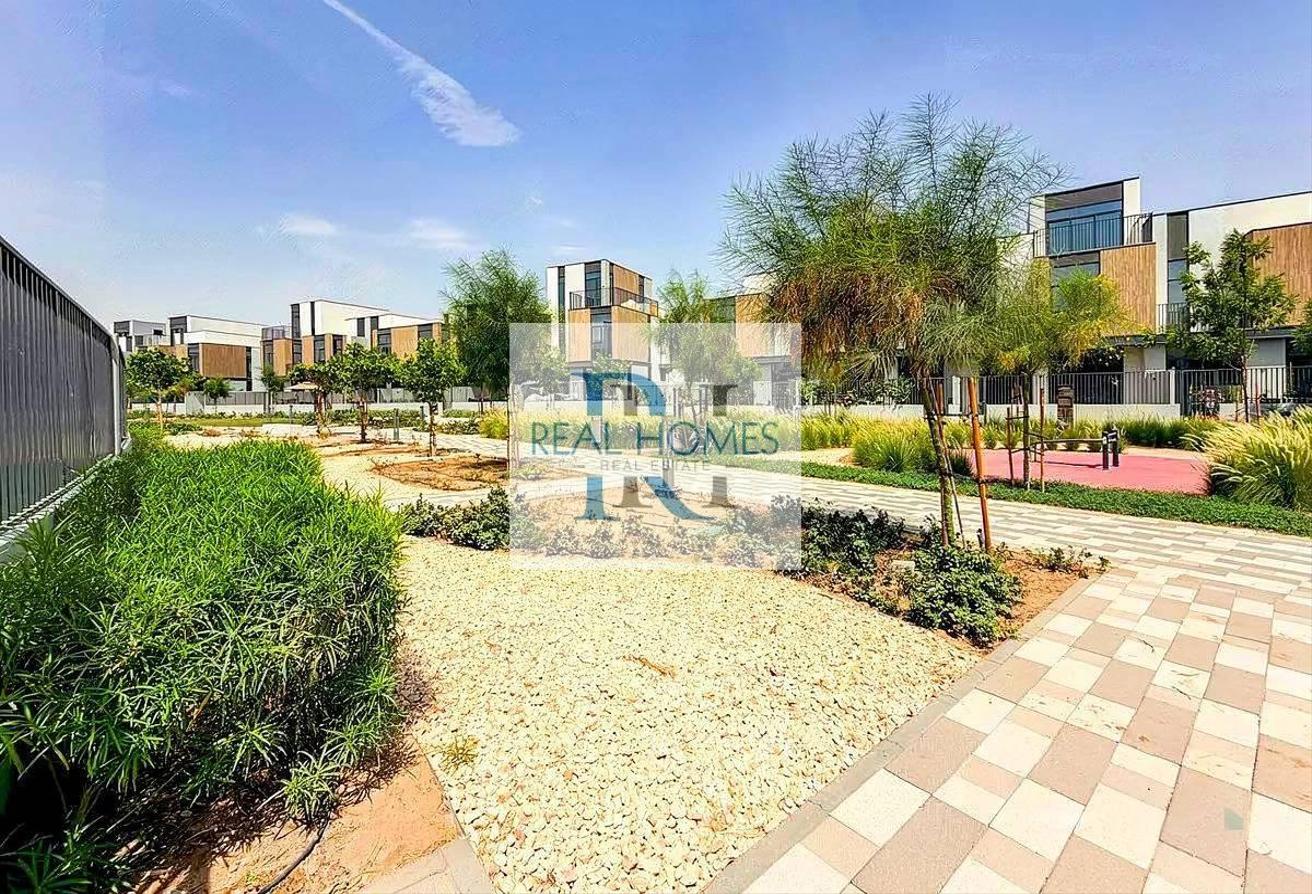 Brand New Park Facing 3 Bed + Maids Villa photo 6
