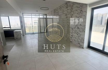 Apartment - 2 Bedrooms - 3 Bathrooms for rent in Amal Tower - Dubai Sports City - Dubai