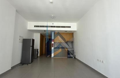 Apartment - Studio - 1 Bathroom for rent in Al Mamsha - Muwaileh - Sharjah