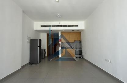 Apartment - Studio - 1 Bathroom for rent in Al Mamsha - Muwaileh - Sharjah