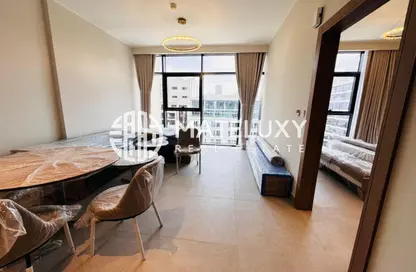 شقة - غرفة نوم - 2 حمامات للايجار في نيفا رزيدنسز - منطقة 16 - قرية جميرا الدائرية - دبي