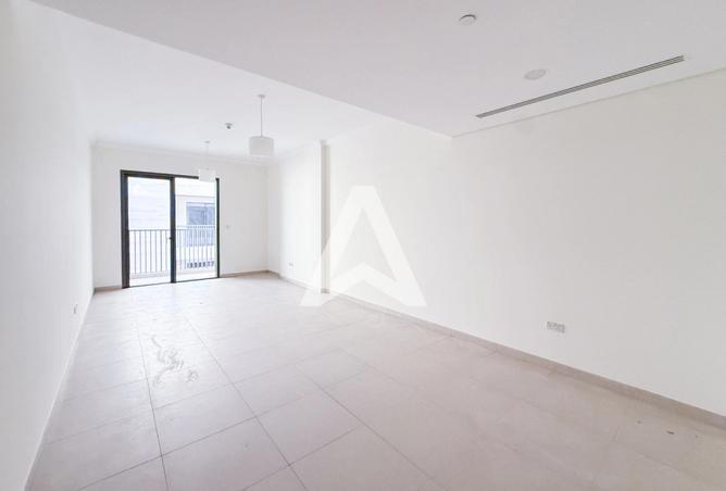 OPEN HOUSE | Closed Kitchen | Huge Living Room