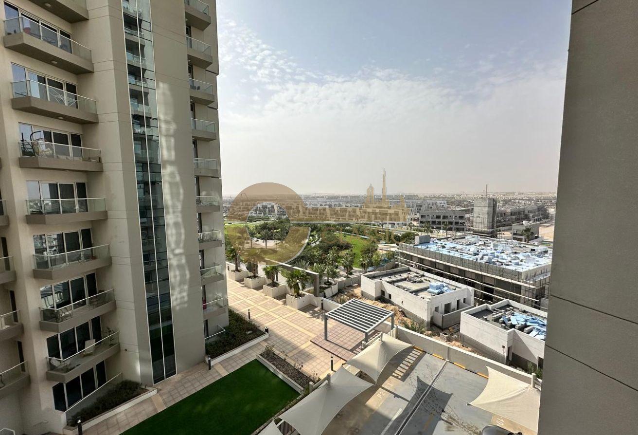 LARGEST STUDIO | TOP FLOOR | 2 BALCONIES photo 10