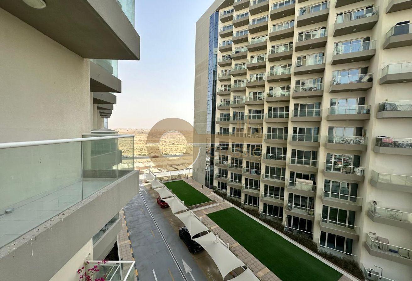 LARGEST STUDIO | TOP FLOOR | 2 BALCONIES photo 9
