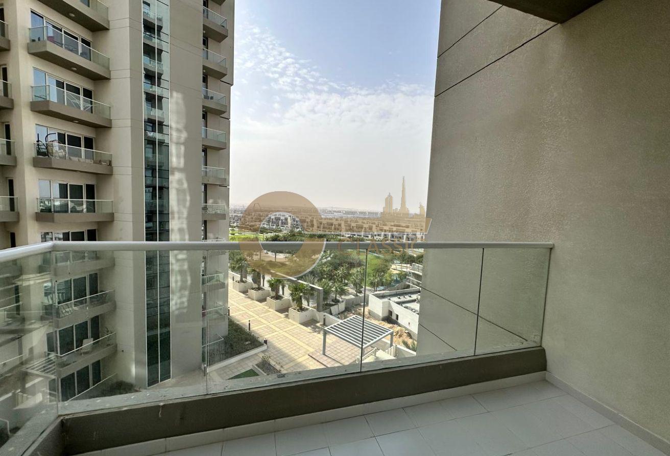 LARGEST STUDIO | TOP FLOOR | 2 BALCONIES photo 8