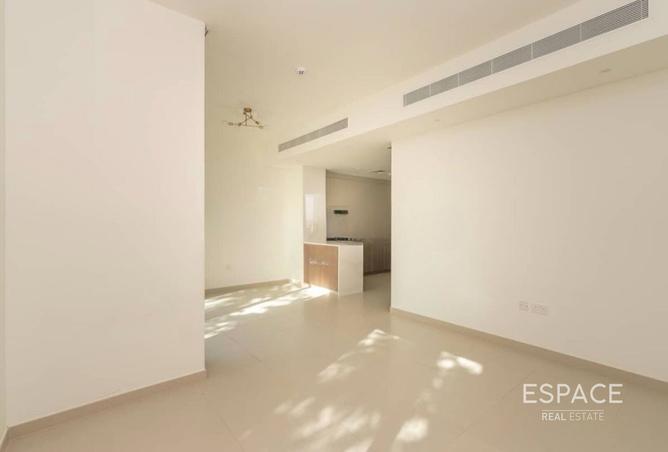 128374085 - Property Image 3