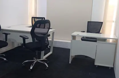 مكتب - استوديو - 2 حمامات للايجار في مكاتب برج الساعه - المصلى - الغرب - الشارقة