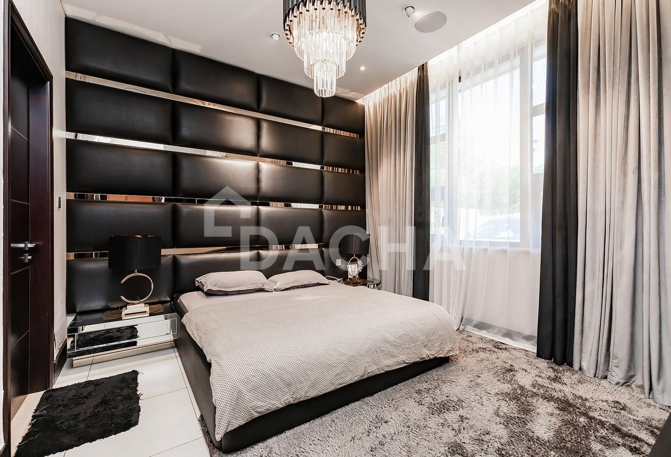 Elegant Villa | Lake Views | Exclusive Community photo 5