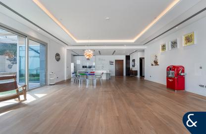 Apartment - 4 Bedrooms - 5 Bathrooms for sale in Dream Palm Residence - The Crescent - Palm Jumeirah - Dubai
