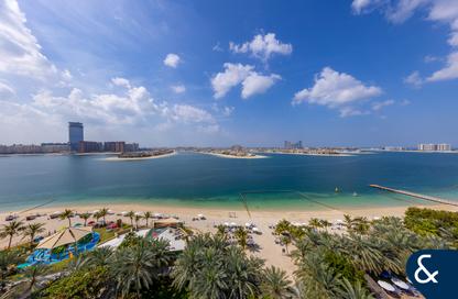 Apartment - 4 Bedrooms - 5 Bathrooms for sale in Dream Palm Residence - The Crescent - Palm Jumeirah - Dubai