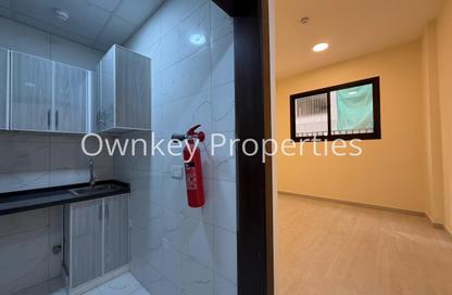 Apartment - Studio - 1 Bathroom for rent in Al Karama Sqaure - Al Karama - Dubai
