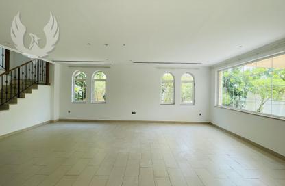 Villa - 4 Bedrooms - 5 Bathrooms for rent in District 4 - Jumeirah Park - Dubai