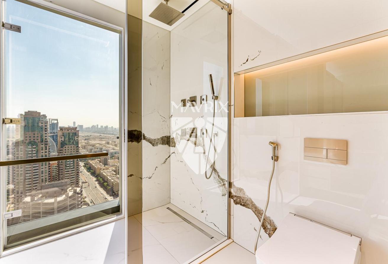 High Floor | Luxurious 4B | Prime Location photo 19