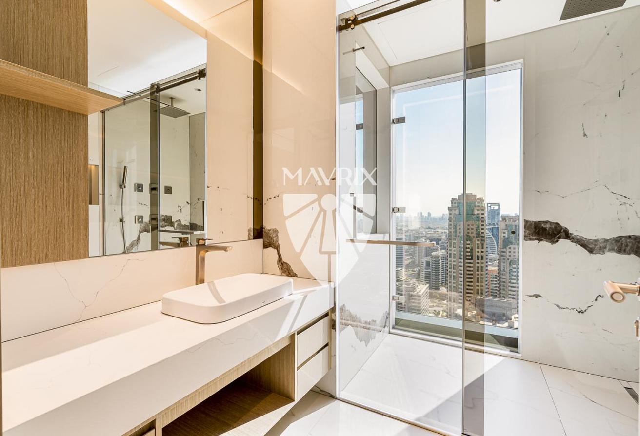High Floor | Luxurious 4B | Prime Location photo 16